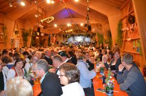 k-2 Ausverkaufte Festhalle