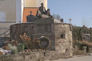 GM013-10 Kriegerdenkmal 2018 (Large)