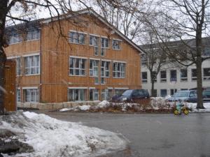 GM852-12 neues Schulhs Anbau 2006 (Large)