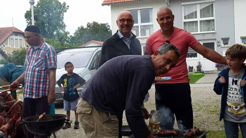 Flüchtlinge kochen auf-07-2016-11