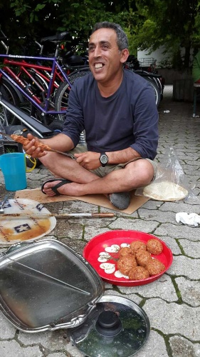 Flüchtlinge kochen auf-07-2016-3