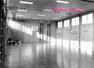 2-Fotochronik-1972-Fertigstellung-Turnhalle-und-Hallenbad-1