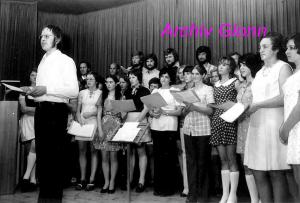 36-1974-Auftritt-Chor