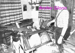 1978-Auto-rast-durch-Hausmauer-1