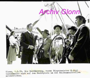 Maibaumaufstellen-1978-1 (1)