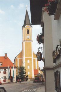 GM010-16-Mrktpl-v-West-k