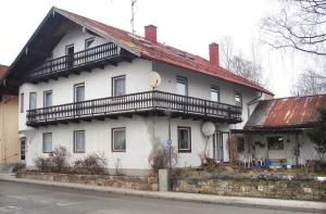 GM124-12-Strauss-hs-2006-k