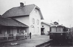 GM212-16-mit-Schienenbus-1970-k