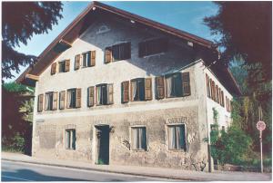 GO032-28-Sattlerhof-v-vorn-1999-k