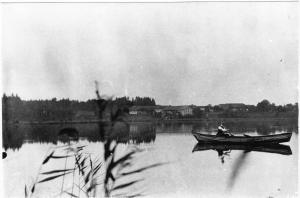 uKs10-08-Kastensee-m-Boot-k