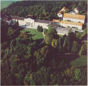 uZi04-80-Zinneberg-Luftbild-k